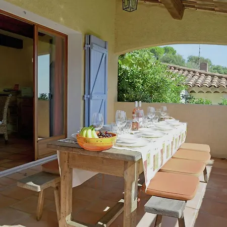 Holiday Beach Pool And Tennis